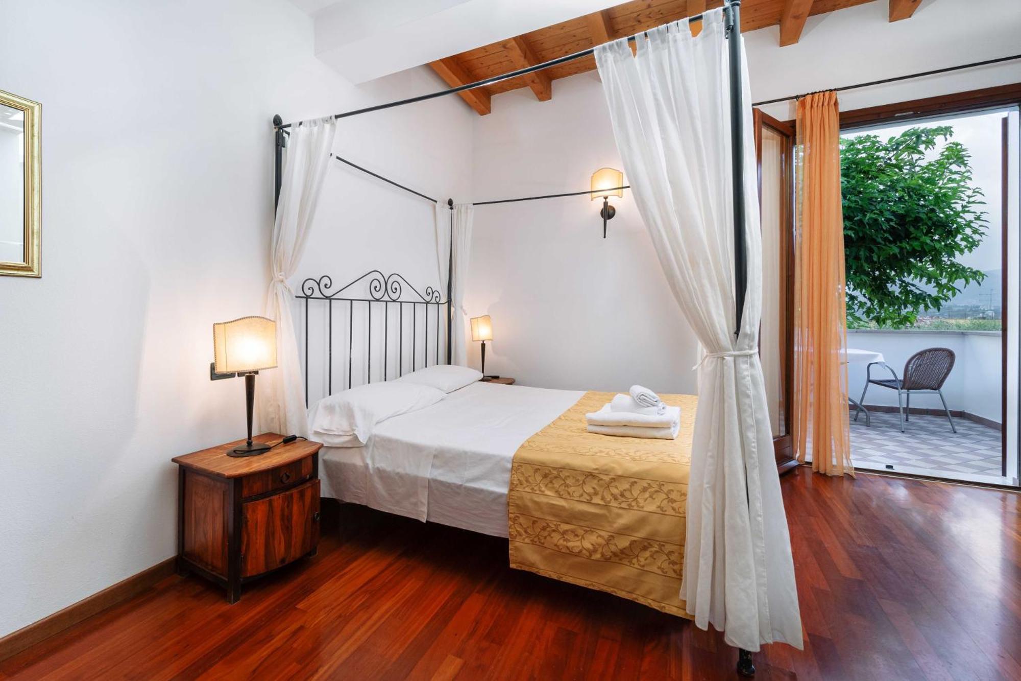 Locanda Da Vittorio Manerba del Garda Bagian luar foto