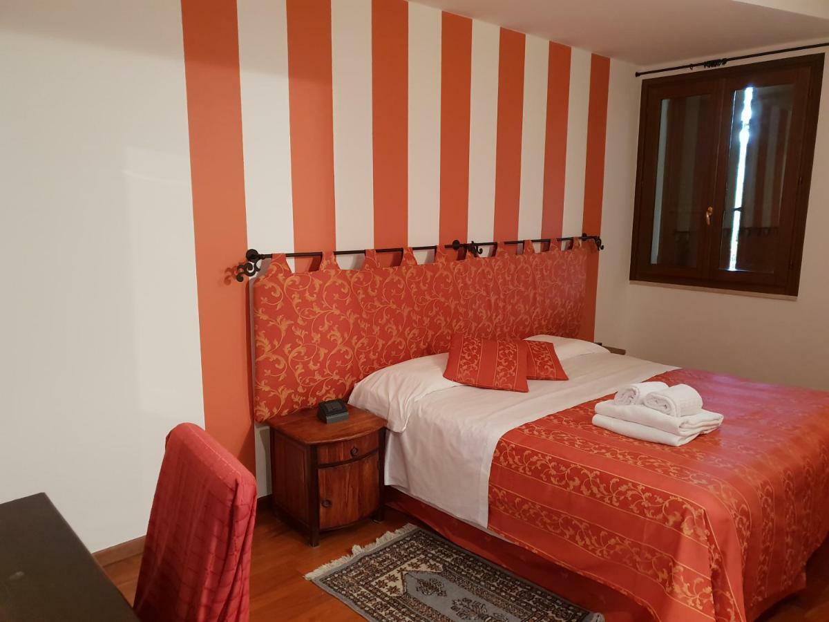 Locanda Da Vittorio Manerba del Garda Bagian luar foto